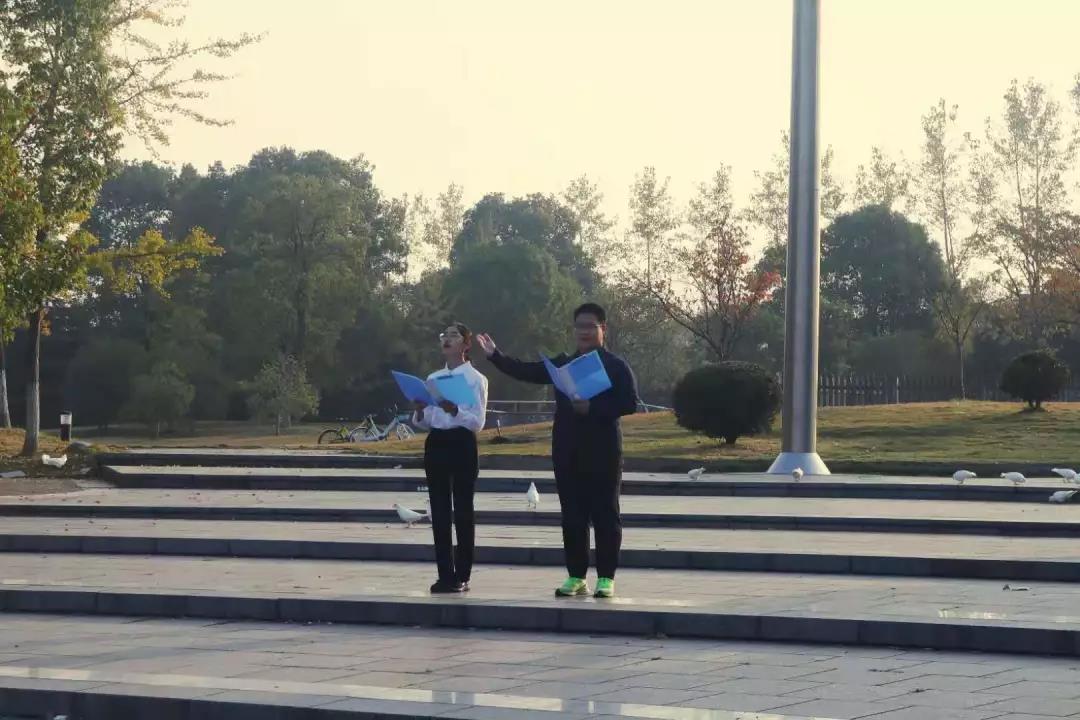 国旗下的演讲.jpg